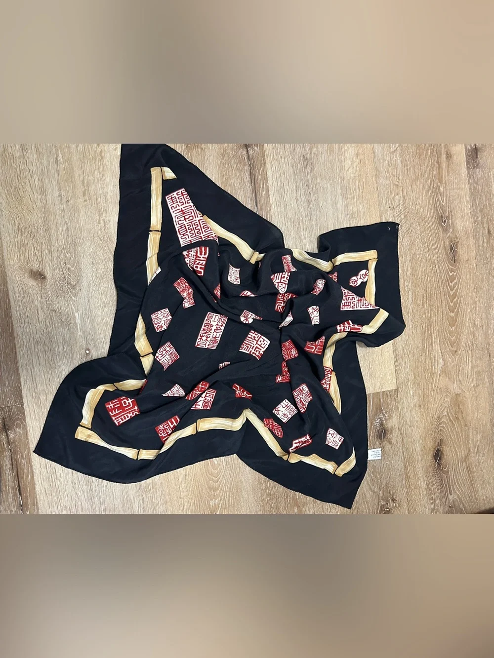 Metropolitan Museum of Art Silk Scarf – Chinese Calligraphy, Made in Italy